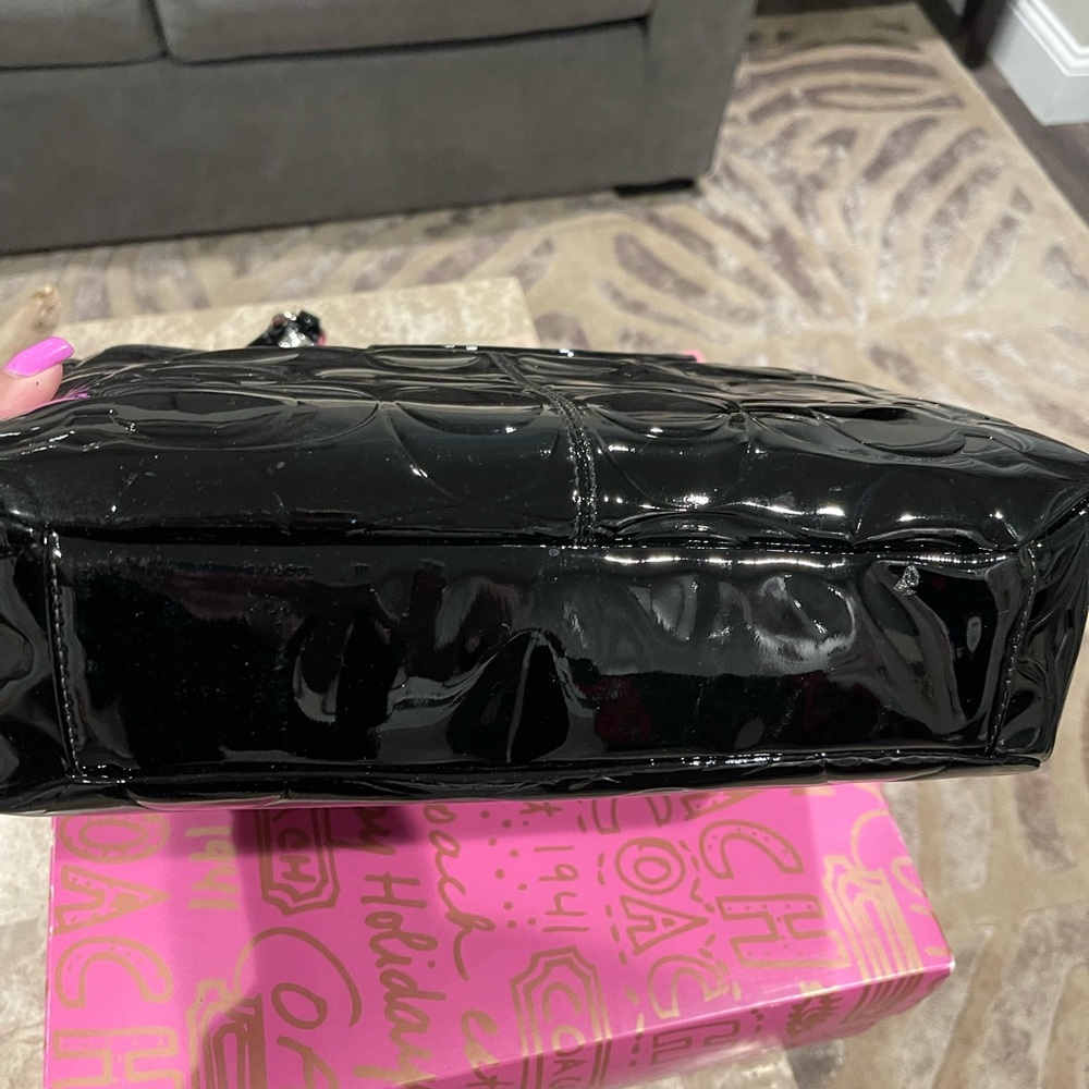 COACH Embossed Gallery Tote in Black Patent NWOT - Picture 4 of 6
